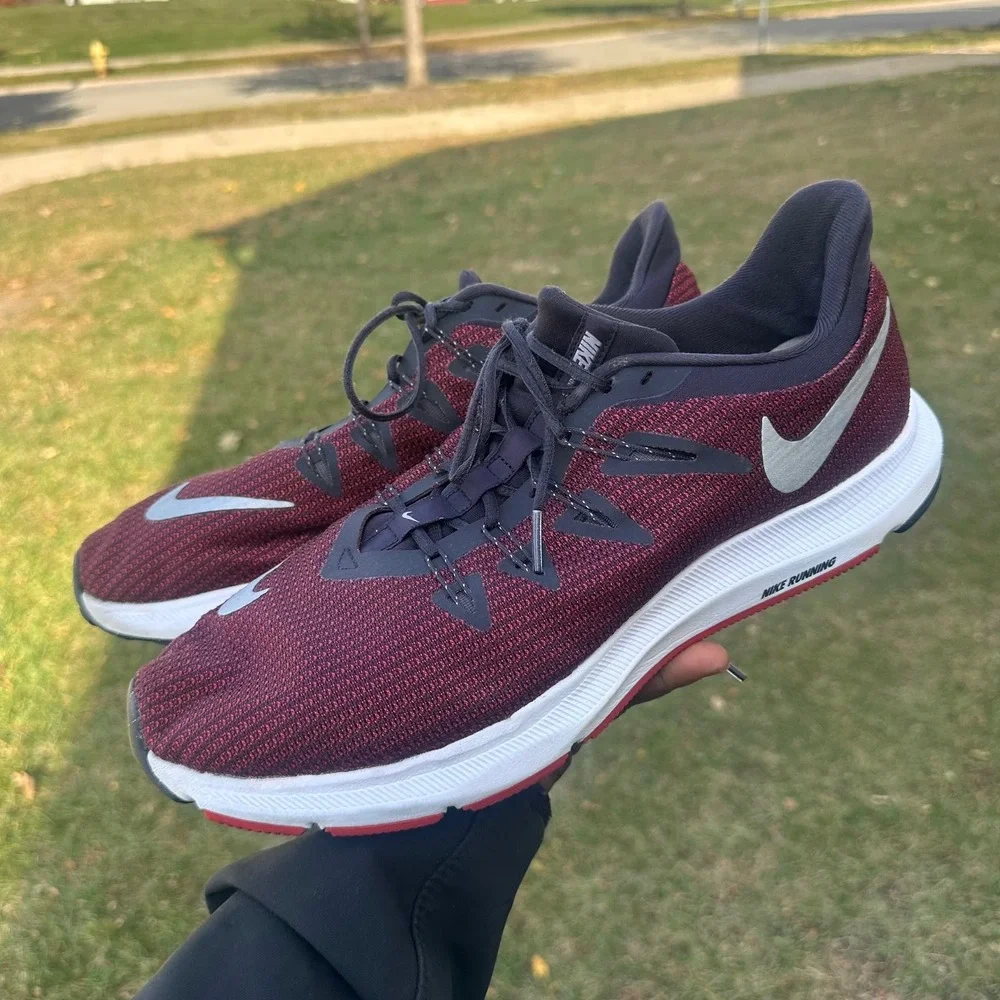 Nike Quest Men's‎ Marathon Running shoes Size 10.5 Burgundy Red
